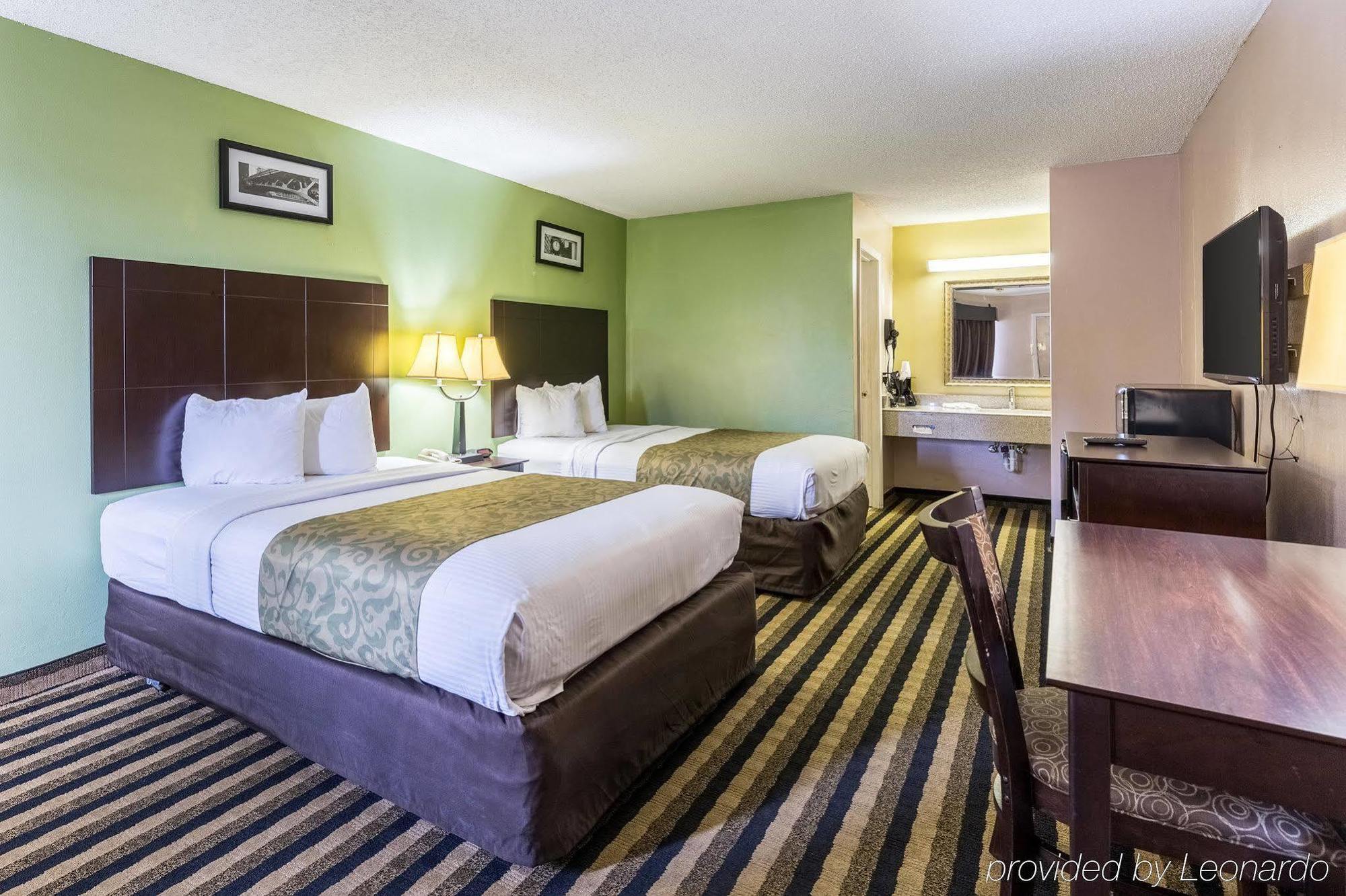 Rodeway Inn Alexandria Buitenkant foto